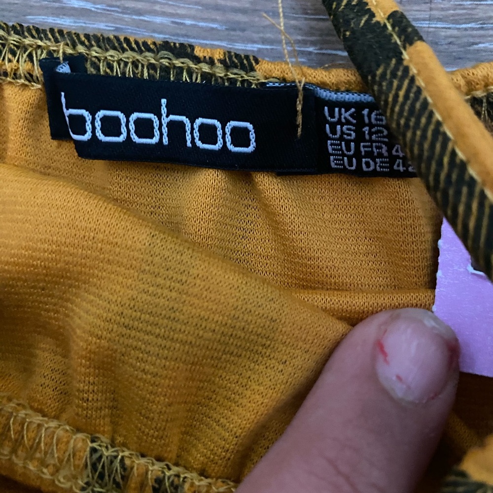 🌟Boohoo plad yellow cami tank!🌟